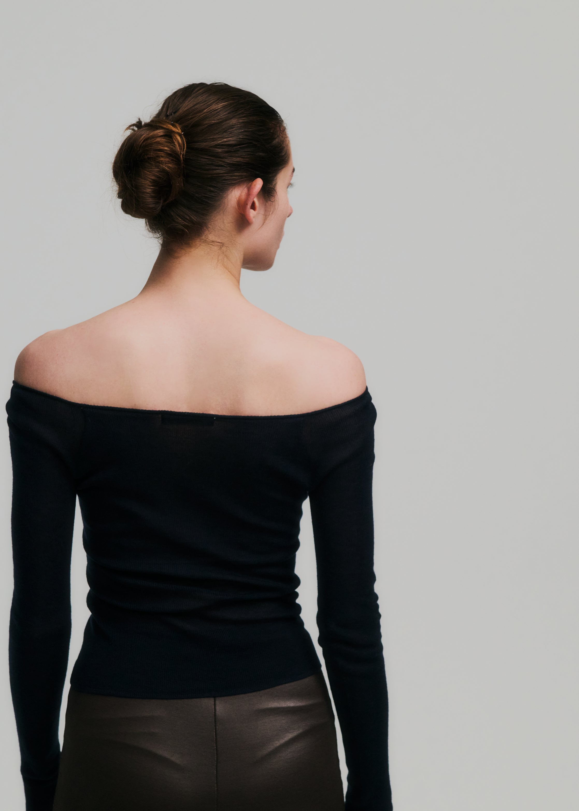 CROPPED OPEN SHOULDER